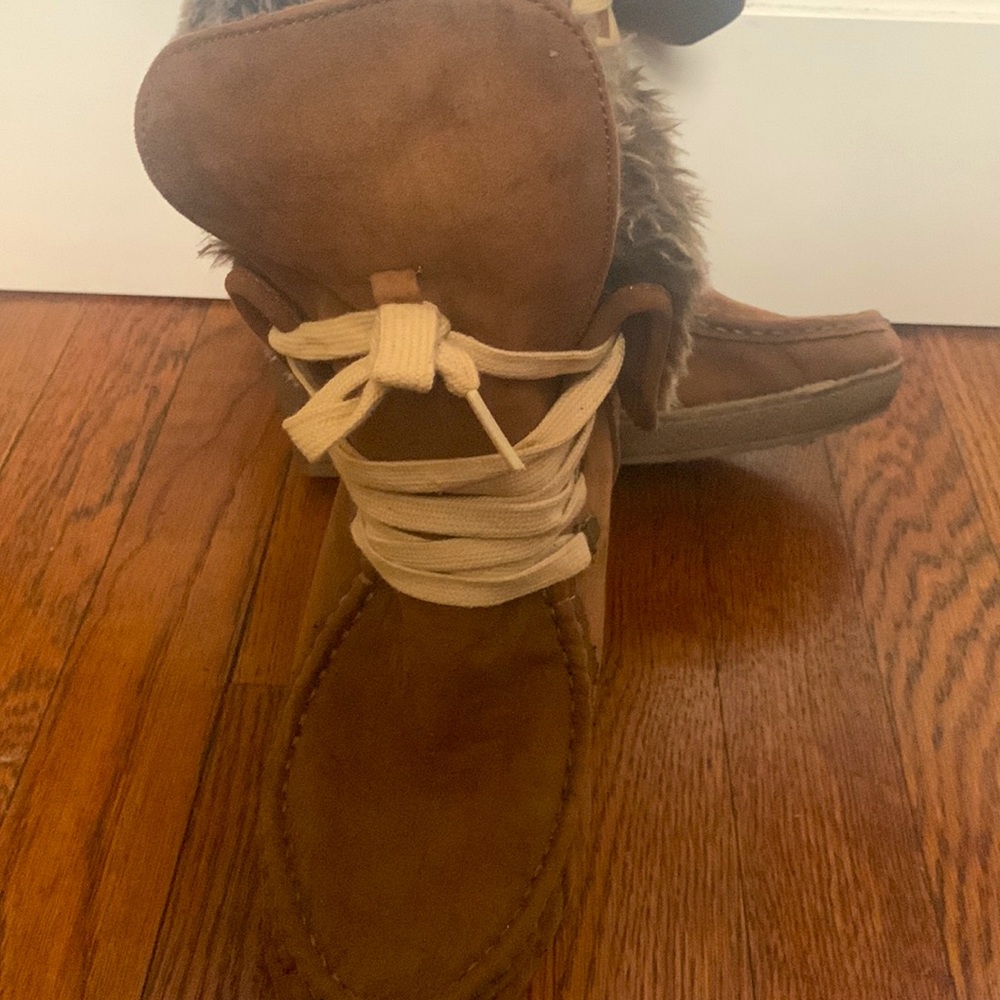 brown boots - Picture 2 of 4
